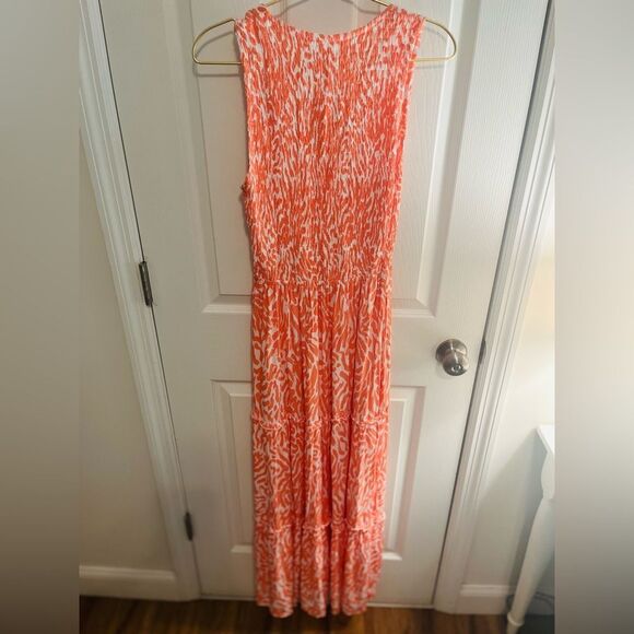 Elegant Pink and White Patterned Maxi Dress - Picture 10 of 11